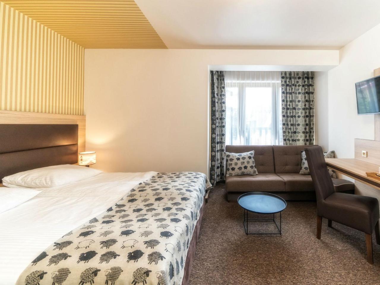 Standard Double Room,756275476:JPEG